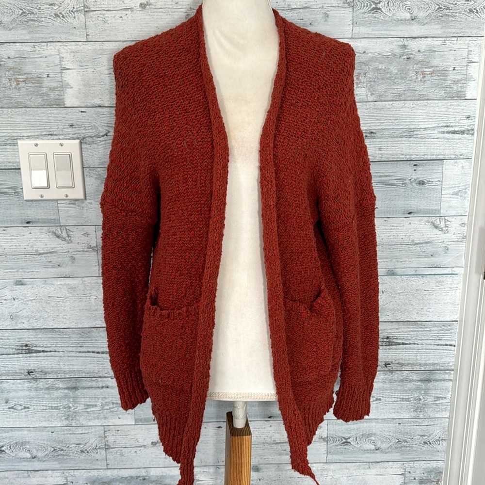 DEBUT CARDIGAN SWEATER